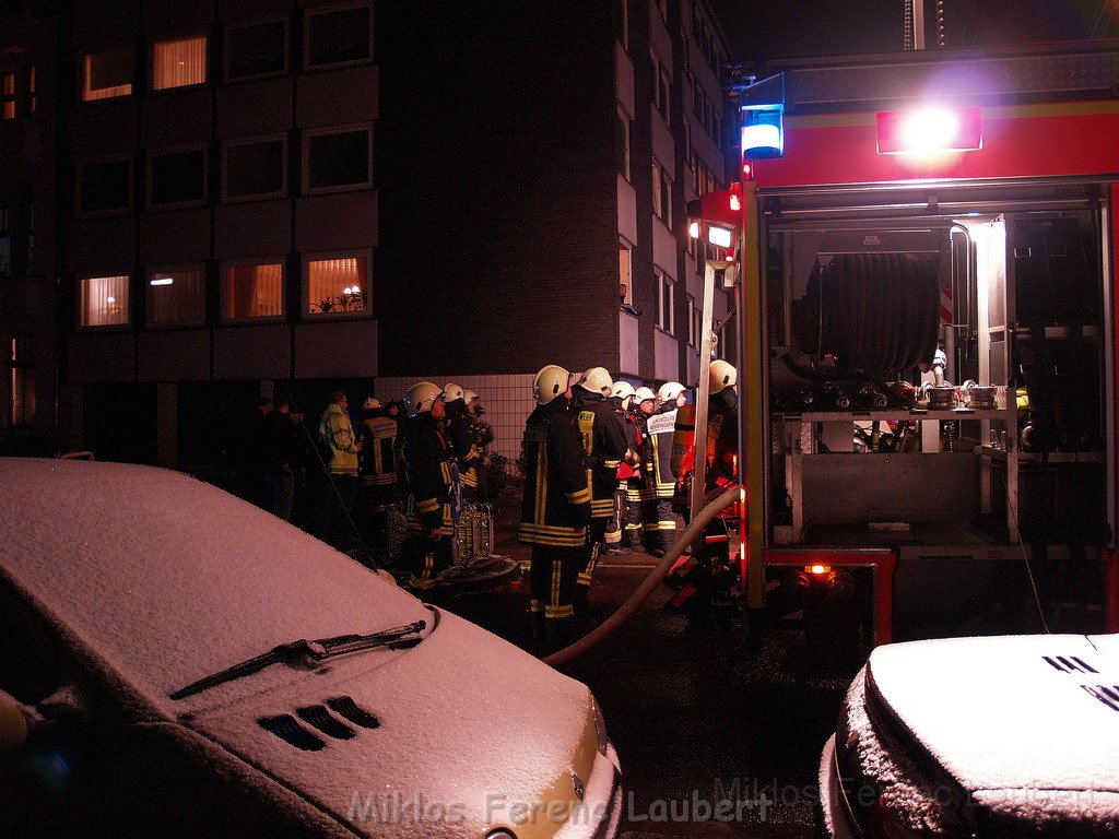 Feuer 3 Dachstuhlbrand Koeln Muelheim Gluecksburgstr P133.JPG